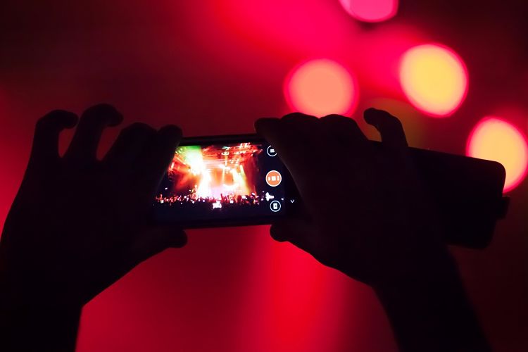 Fotos y vídeos con el móvil de noche