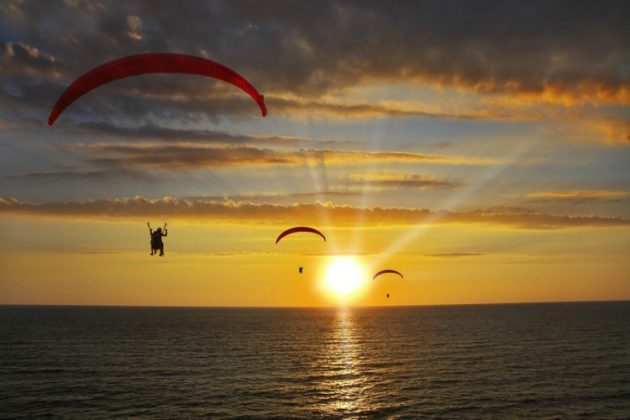 planes-san-valentin-paracaidas