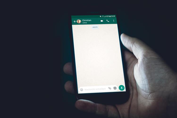 Captura pantalla WhatsApp móvil